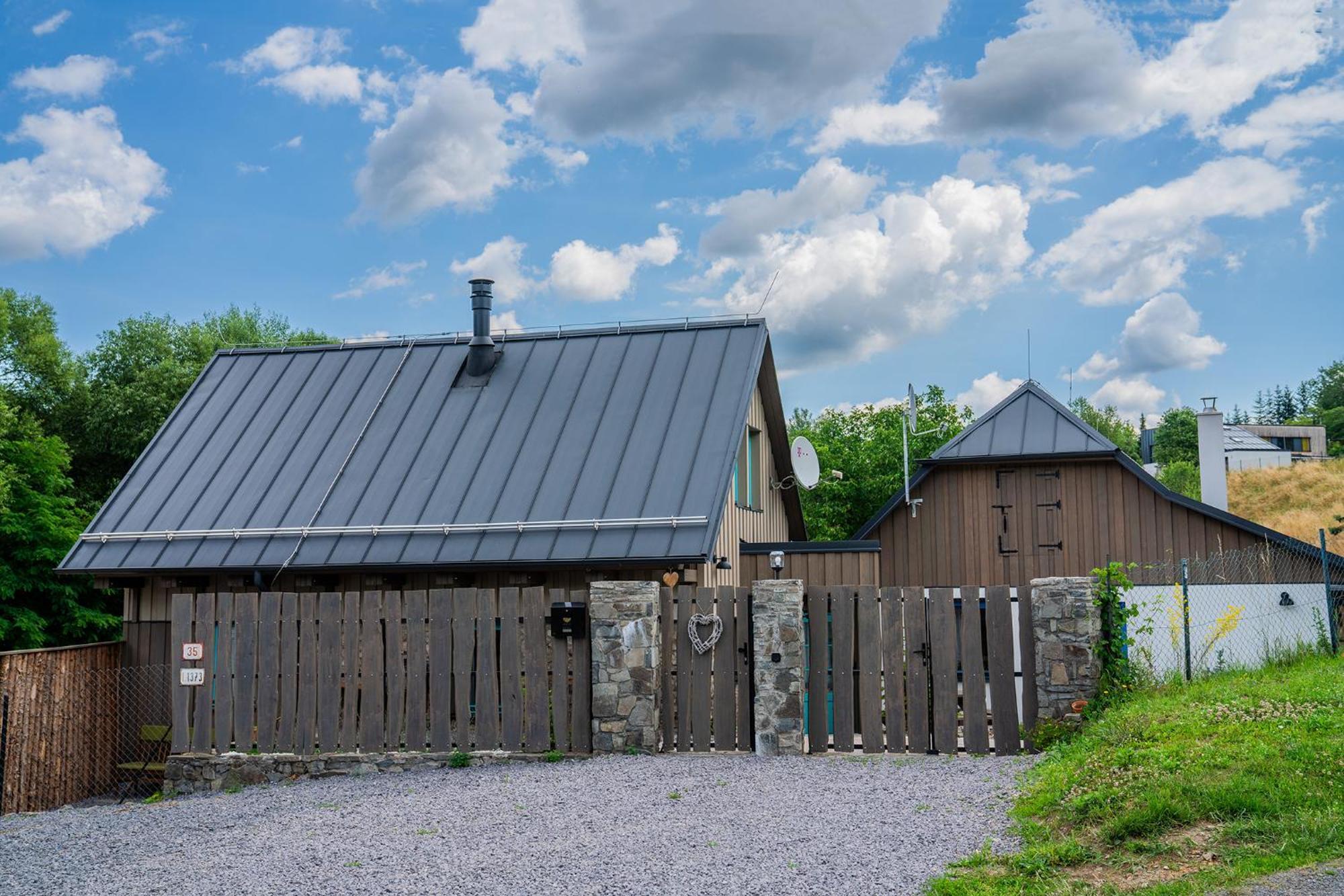 Chalupka Opal A Chalupa Achat Na Luke Lukahuta Chaletstiavnica Banska Stiavnica Na Samote - Samoobsluzny Pristup Cez Pin-Kod Nonstop Kültér fotó